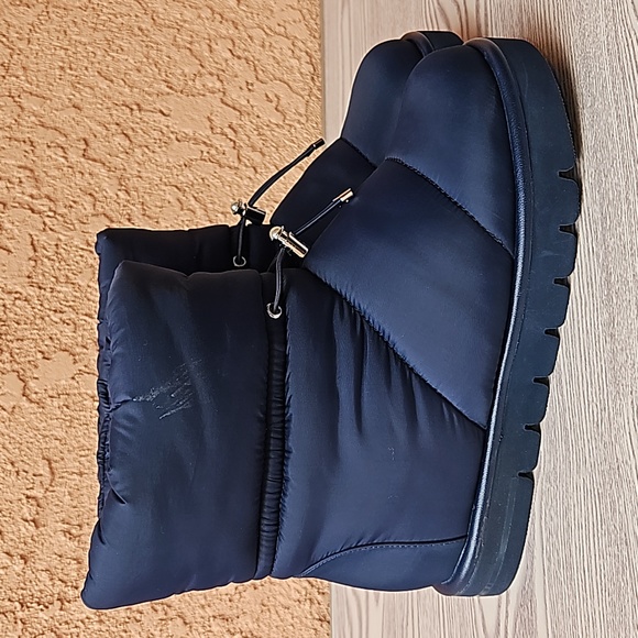 Stuart Weitzman blue polar lug quilted boots snow rain size 6.5 - Picture 10 of 16